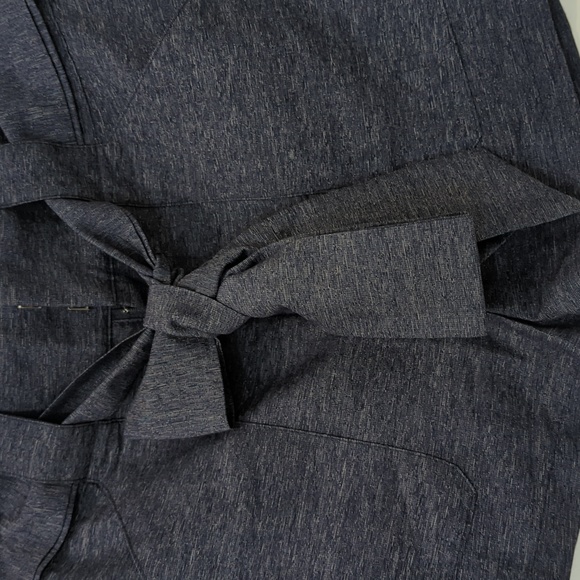 High Waisted Navy Shorts sz small - Picture 5 of 10